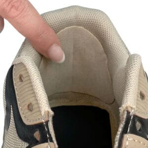 Reparer skoens hælkappe