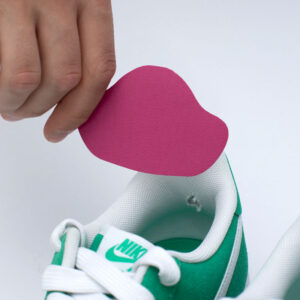 Reparer skoens hælkappe - Selvklebende lapper