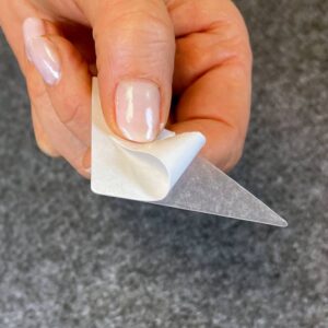 Selvklebende krageformer