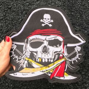 Pirathodeskalle trekanthatt Symerke