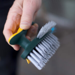 Multibørste for trange rom og kanter